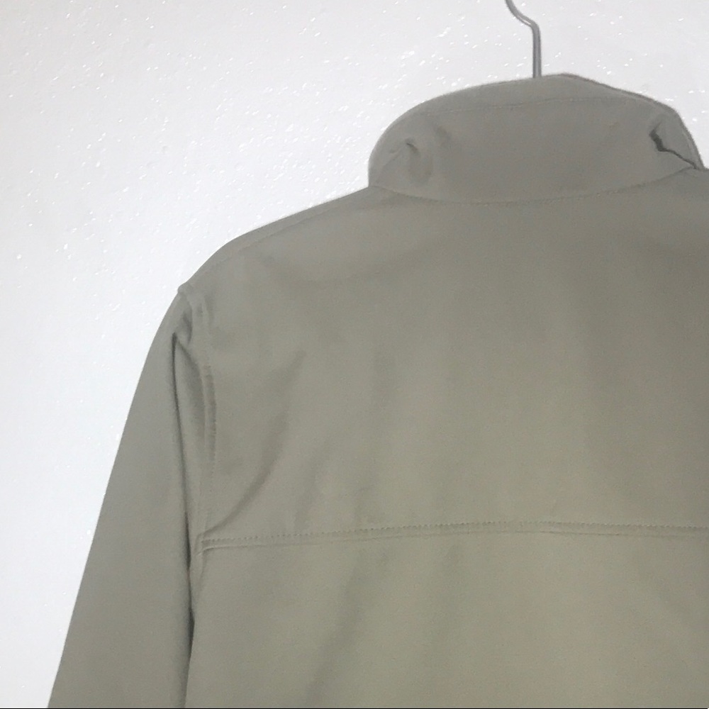 💚 3/$30 - Men’s Omni Shield Tan Shell jacket - Picture 7 of 8